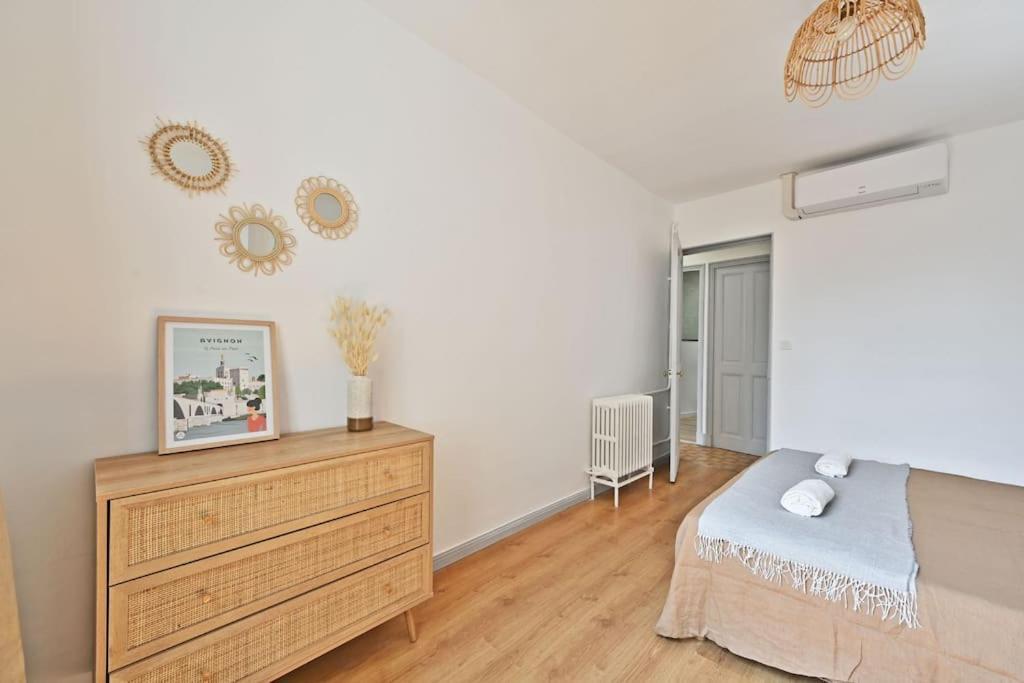 Au Coeur Des Platanes - Parking Gratuit Sous-Terrain - Clim - Balcon Apartment Avignon Exterior photo